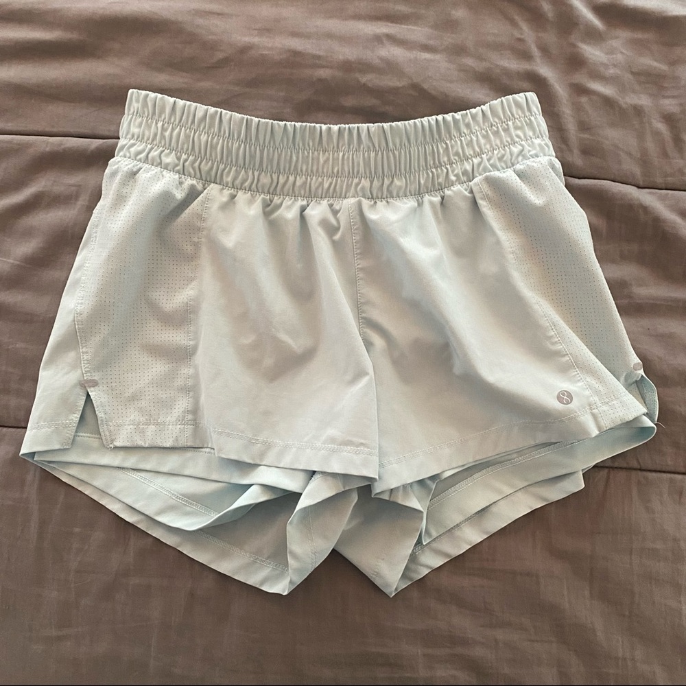 layer eight size small highwaisted athletic shorts